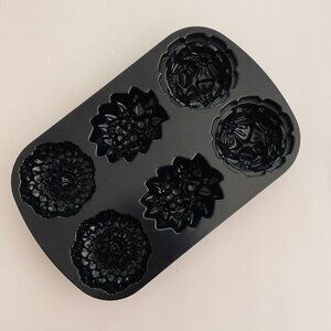 NORDIC WARE Floral Mini Cakes 6 Cup Molds NWT